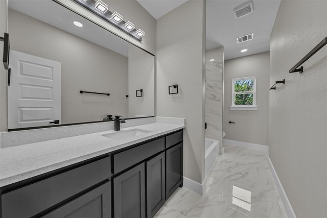 225 Nw 16th Street, Grand Prairie, TX 75050