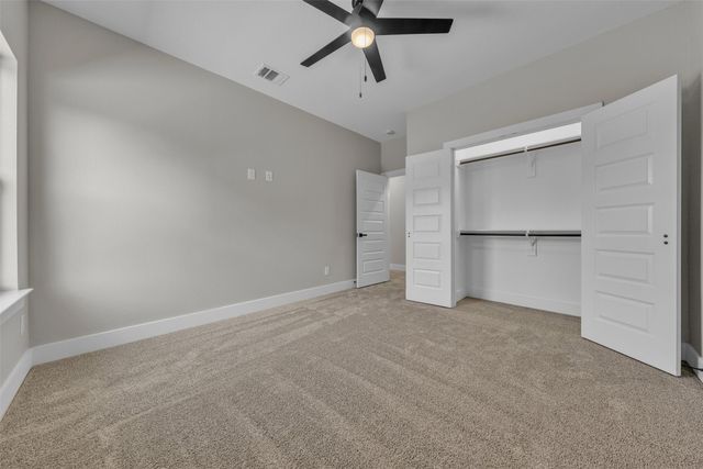 225 Nw 16th Street, Grand Prairie, TX 75050