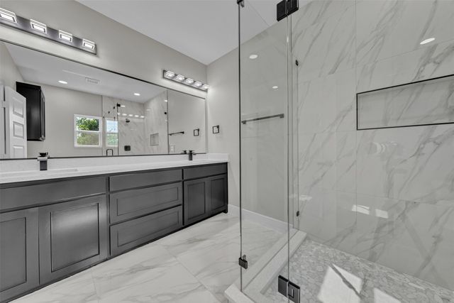 225 Nw 16th Street, Grand Prairie, TX 75050