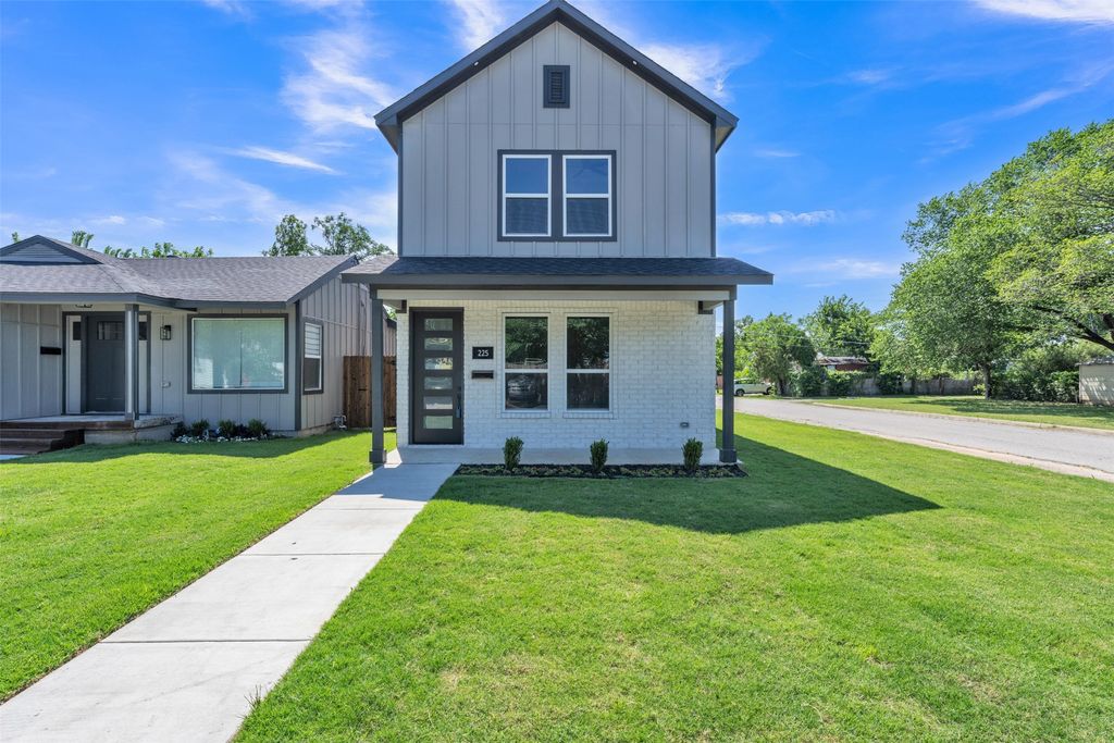 225 Nw 16th Street, Grand Prairie, TX 75050