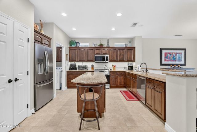 21327 N BLACK BEAR LODGE Drive, Surprise, AZ 85387