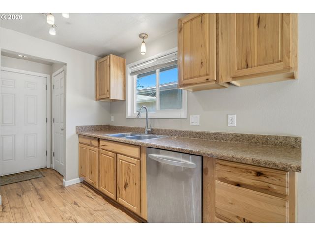2122 Nw 14TH St, Gresham, OR 97030