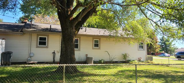 1495 Kenarbre Drive, Newark, OH 43055