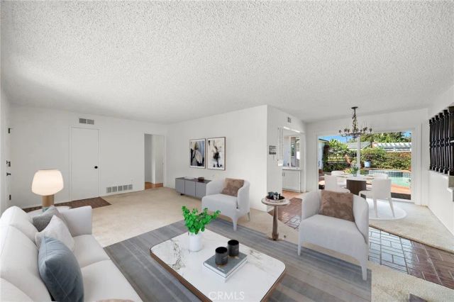 360 Bucknell Road, Costa Mesa, CA 92626