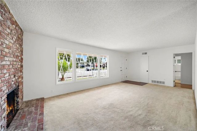 360 Bucknell Road, Costa Mesa, CA 92626