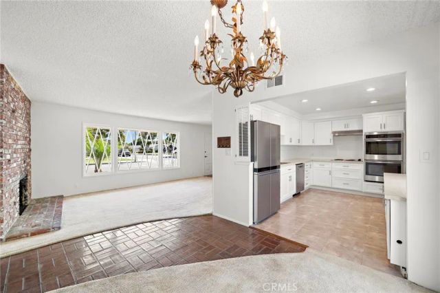 360 Bucknell Road, Costa Mesa, CA 92626