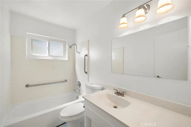 360 Bucknell Road, Costa Mesa, CA 92626