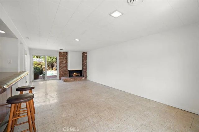 360 Bucknell Road, Costa Mesa, CA 92626