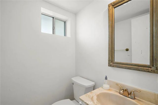 360 Bucknell Road, Costa Mesa, CA 92626