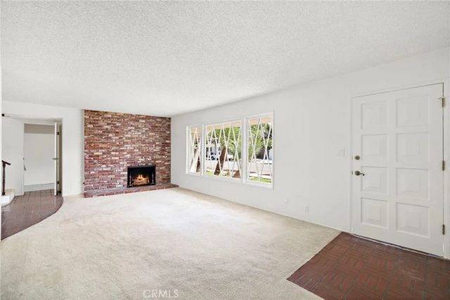 360 Bucknell Road, Costa Mesa, CA 92626