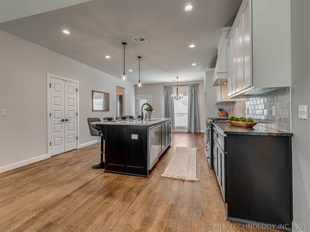 5309 S Barnett Avenue, Bartlesville, OK 74006