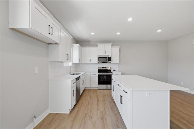 4709 Brentwood Avenue, Kansas City, MO 64136