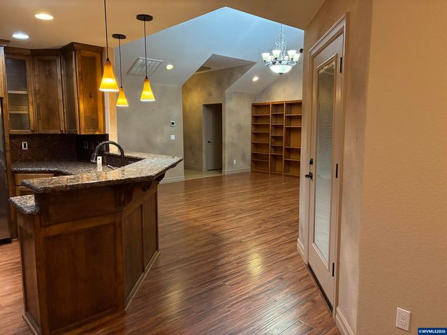 137 Miranda Av SE, Salem, OR 97306