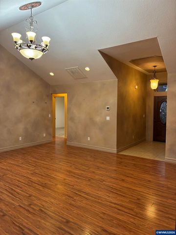 137 Miranda Av SE, Salem, OR 97306