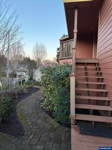 137 Miranda Av SE, Salem, OR 97306