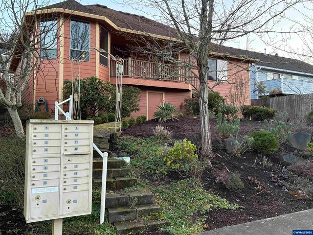 137 Miranda Av SE, Salem, OR 97306