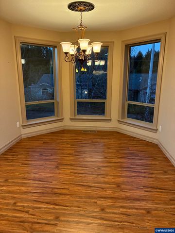 137 Miranda Av SE, Salem, OR 97306