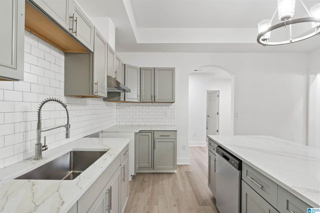 8033 6TH AVENUE N, Birmingham, AL 35206