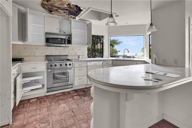 470 wellington st, Cambria, CA 93428