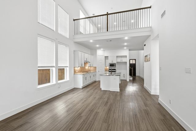 4005 Big Prairie Drive, Aubrey, TX 76227