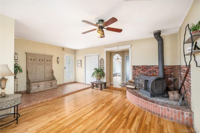 18 Parker Drive, Mahopac, NY 10541