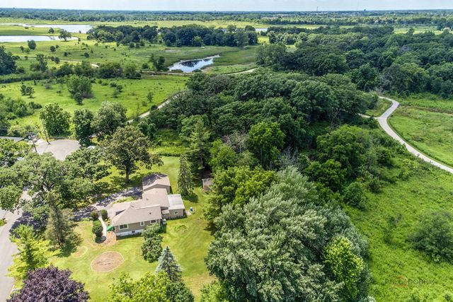 80 N Lake Avenue, Third Lake, IL 60030