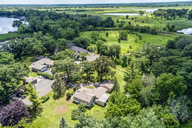 80 N Lake Avenue, Third Lake, IL 60030