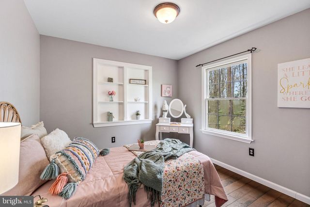 11276 MCKENNEY DR, Woodford, VA 22580