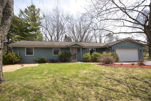 W254S6440 McGregor COURT, Waukesha, WI 53189