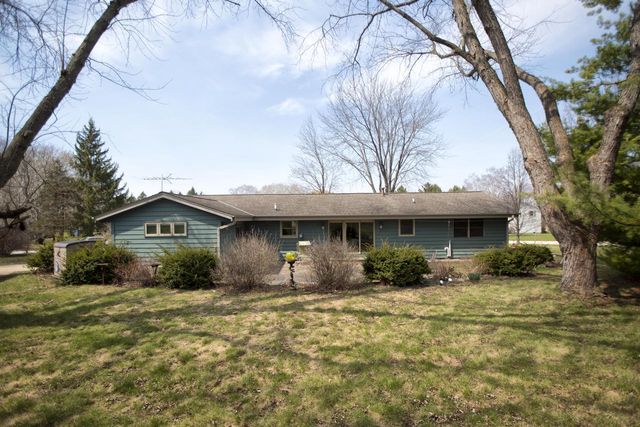 W254S6440 McGregor COURT, Waukesha, WI 53189