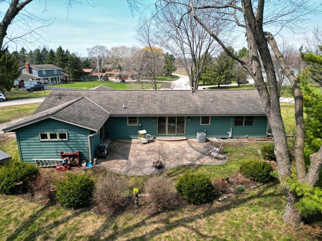 W254S6440 McGregor COURT, Waukesha, WI 53189