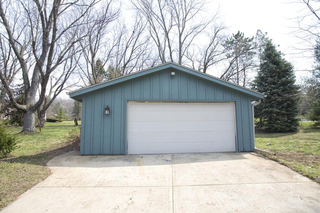 W254S6440 McGregor COURT, Waukesha, WI 53189