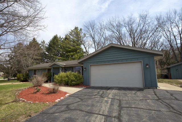 W254S6440 McGregor COURT, Waukesha, WI 53189