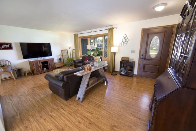 W254S6440 McGregor COURT, Waukesha, WI 53189