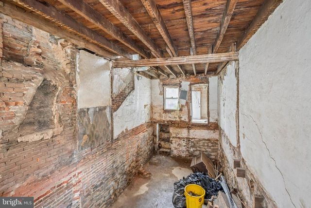 210 S DURHAM ST, Baltimore, MD 21231