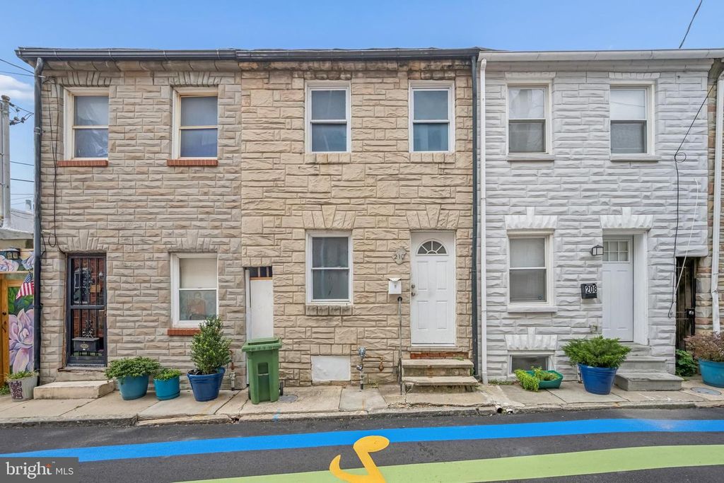 210 S DURHAM ST, Baltimore, MD 21231