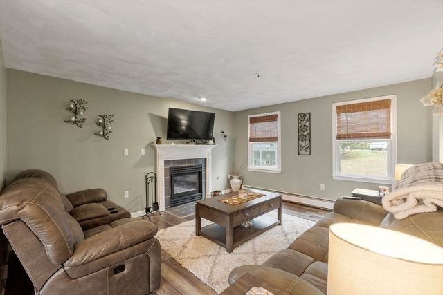 7 Avon St, Wilmington, MA 01887