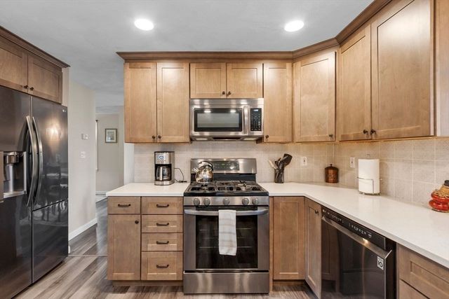 7 Avon St, Wilmington, MA 01887