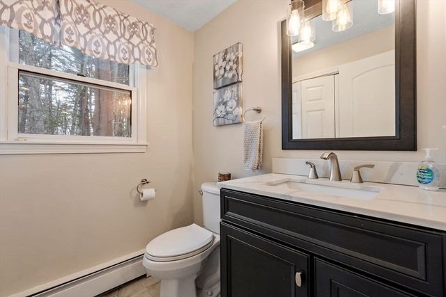 7 Avon St, Wilmington, MA 01887