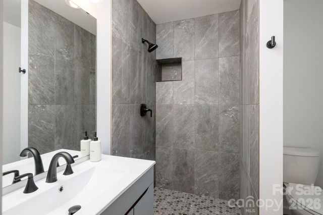 19 Wentworth Avenue, Asheville, NC 28803