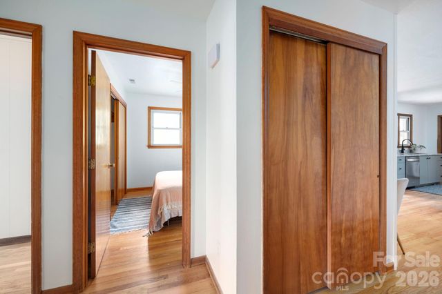 19 Wentworth Avenue, Asheville, NC 28803