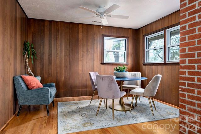 19 Wentworth Avenue, Asheville, NC 28803