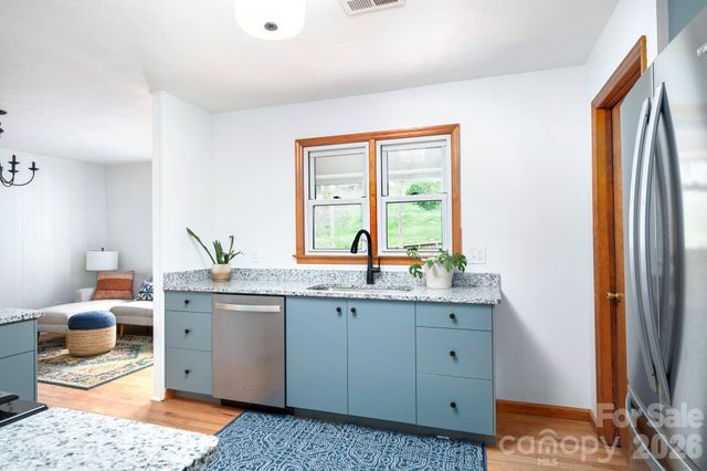 19 Wentworth Avenue, Asheville, NC 28803