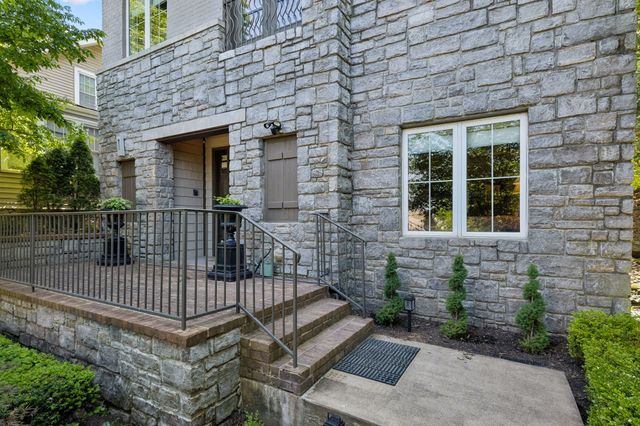 301 32nd Ave, S, Nashville, TN 37212