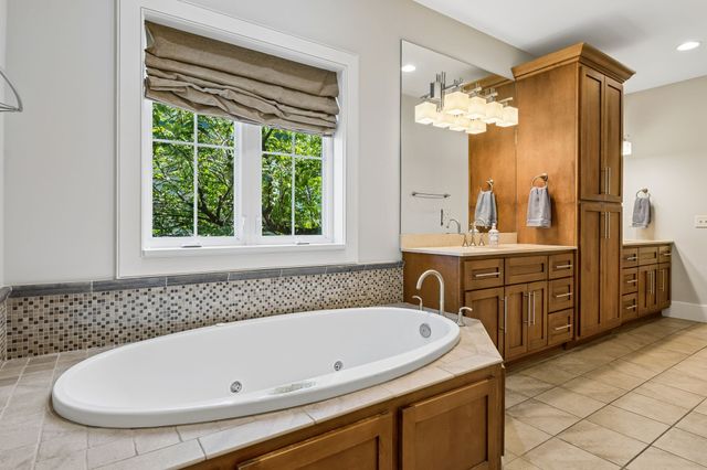 301 32nd Ave, S, Nashville, TN 37212