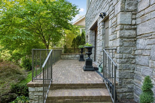 301 32nd Ave, S, Nashville, TN 37212