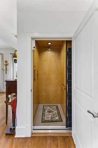 301 32nd Ave, S, Nashville, TN 37212