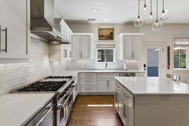 301 32nd Ave, S, Nashville, TN 37212