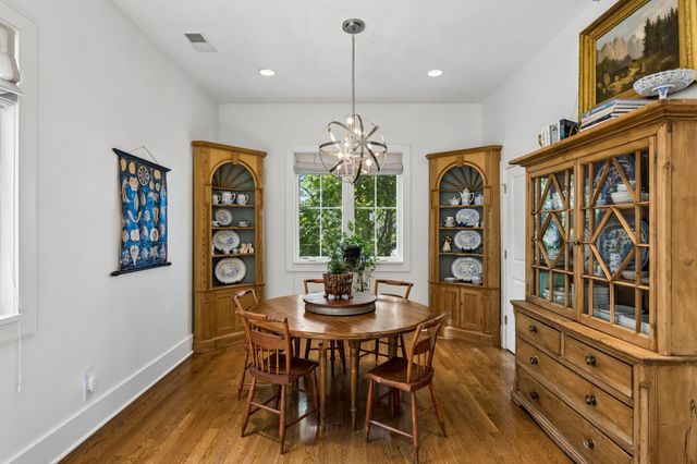 301 32nd Ave, S, Nashville, TN 37212