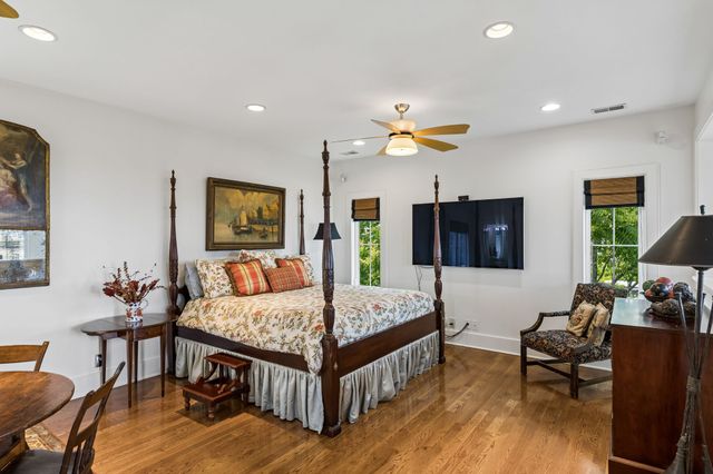 301 32nd Ave, S, Nashville, TN 37212